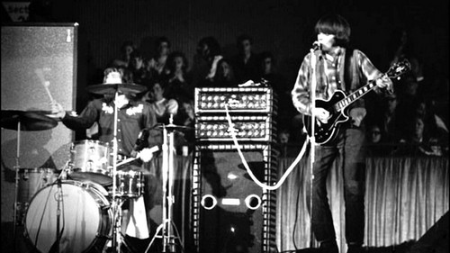 CREEDENCE CLEARWATER REVIVAL LIVE